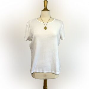 Classic HANNAH white versatile soft top! Timeless staple!